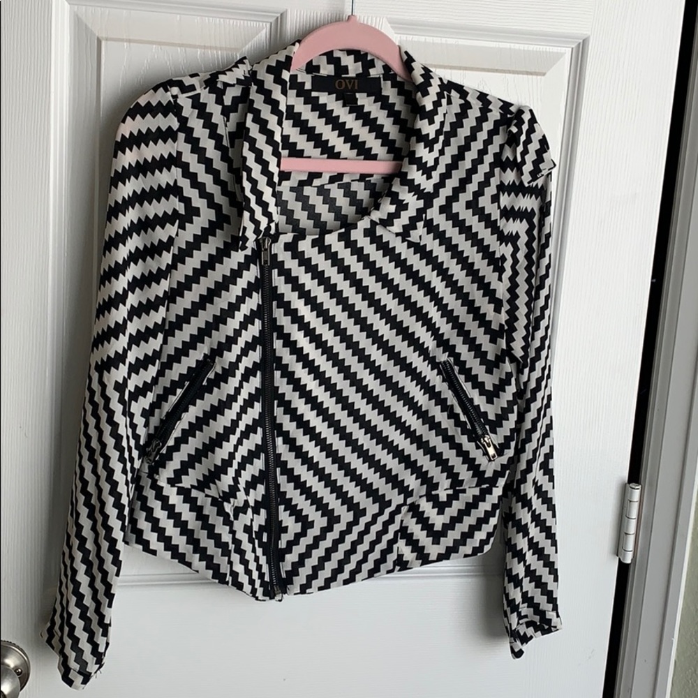 Black and White Zipper Blouse